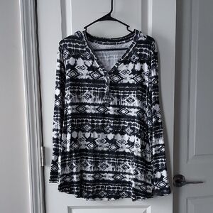 Relativity Black and White Geometric Long Sleeve Top 2x